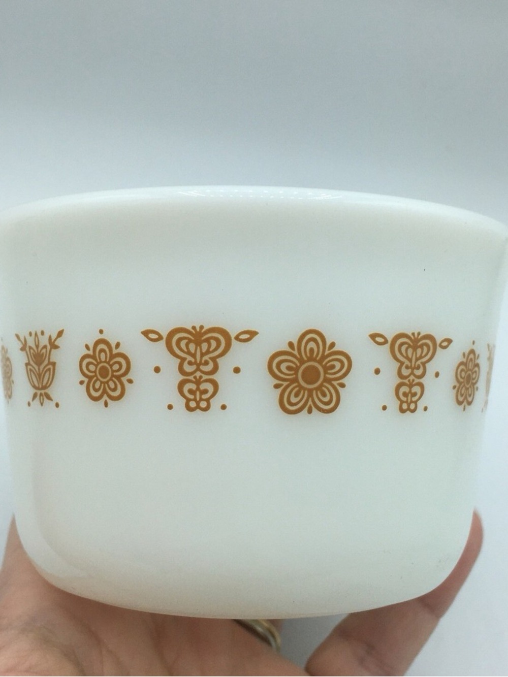 Vintage Pyrex Milk Glass gold butterfly daisy sugar bowl 4” Mcm